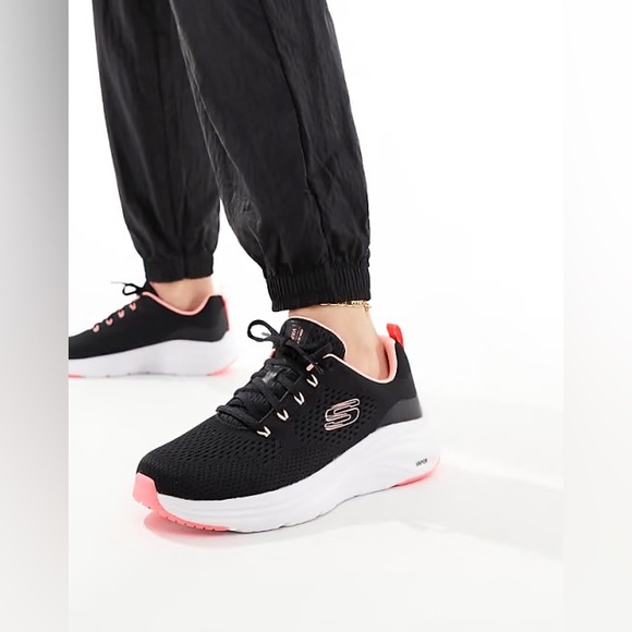 Women’s Skechers Vapor Foam Air- Cooled Memory Foam Black & Pink Shoes- Size 6 - Picture 3 of 16